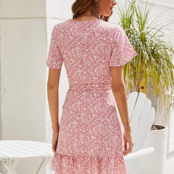 Chic Pink Floral Dress - Picture 2 of 3